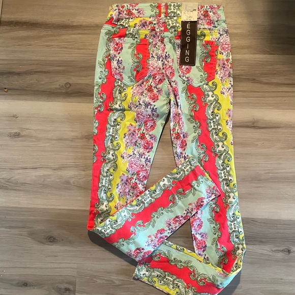 ‼️THRIFT STORE ALERT OFFER True Freedom Jeggings Floral Pants Juniors 1 Reg NWT - Picture 3 of 8